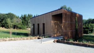 environnement d'une maison bois familiale