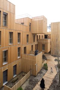 terrasse d'une maison bois familiale