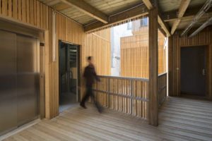aménagement intérieur d'une maison bois familiale