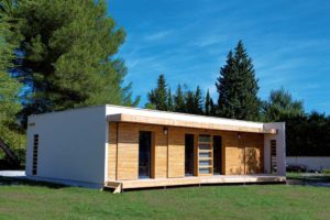 environnement d'une maison bois familiale
