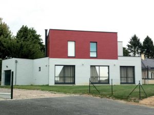 environnement d'une maison bois familiale