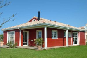 environnement d'une maison bois familiale