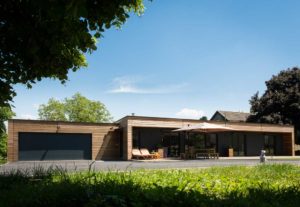 environnement d'une maison bois familiale