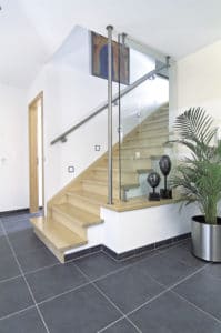 aménagement intérieur d'une maison bois moderne à la campagne