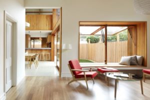 aménagement intérieur d'une maison bois moderne et familiale