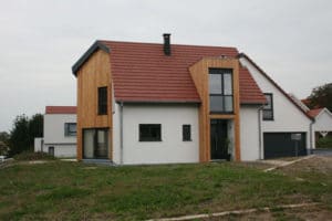 maison bois familiale à la campagne
