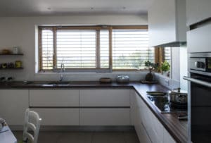 aménagement intérieur d'une maison bois moderne et familiale