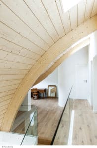 aménagement intérieur d'une maison bois moderne et familiale