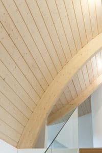 aménagement intérieur d'une maison bois moderne et familiale