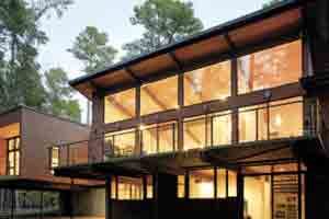 maison bois moderne et écologique avec jardin