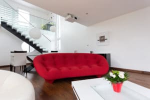 aménagement intérieur d'une maison bois dans la nature