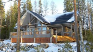 terrasse d'une maison bois scandinavienne