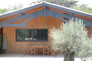 aménagement intérieur d'une maison en bois moderne et familiale