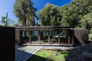 terrasse d'une maison bois dans la nature