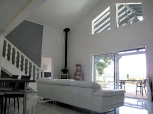 aménagement intérieur d'une maison bois moderne et familiale