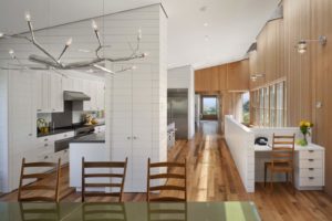 aménagement intérieur d'une maison bois moderne et familiale