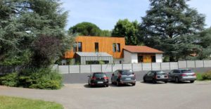terrasse d'une maison bois moderne et écologique