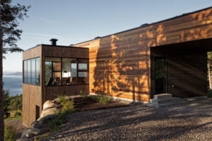 maison bois moderne écologique avec jardin