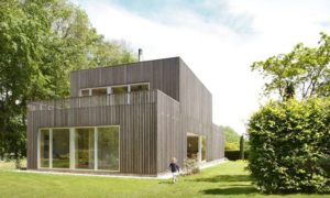 maison bois moderne écologique passive avec jardin