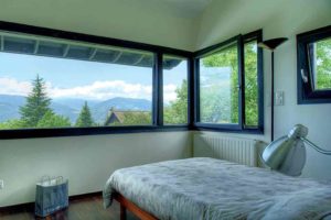 aménagement intérieur d'une maison contemporaine à ossature bois en Isère