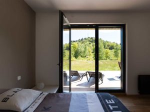 aménagement intérieur d'une maison bois classique en Vosges
