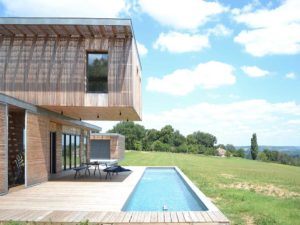 pisicne d'une maison bois classique