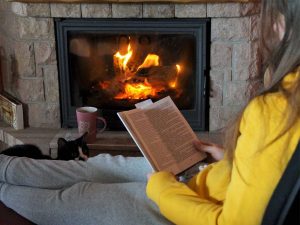 cheminée classique dans maison bois