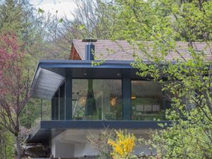 une maison bosi familial avec jardin