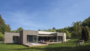 maison bois moderne avec jardin