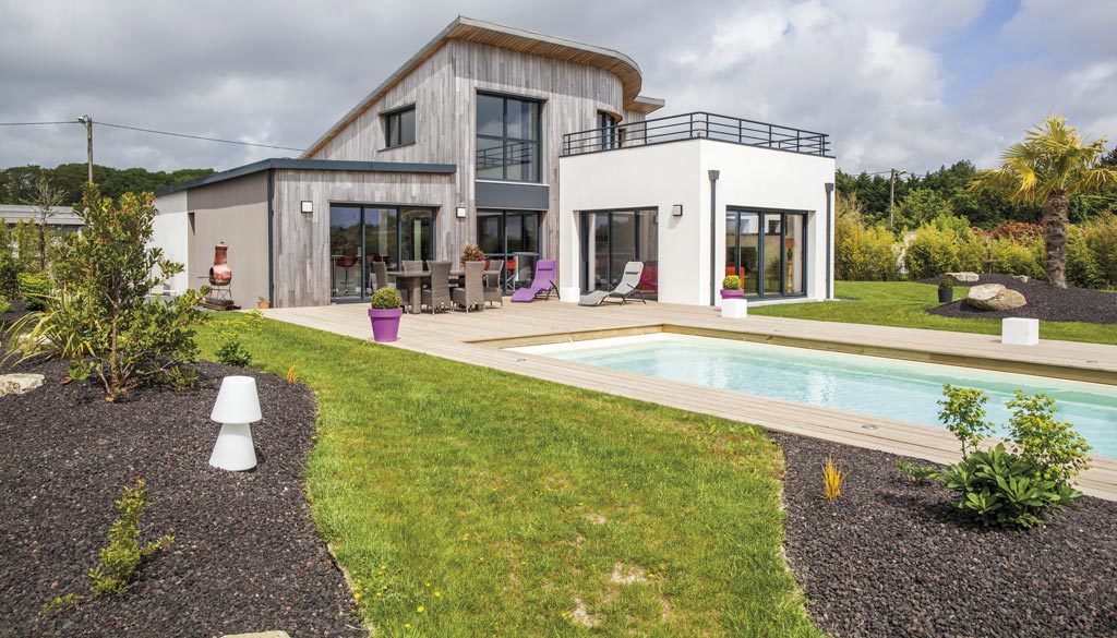 maison bois moderne avec jardin