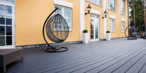 Une terrasse bois en lames composites UPM ProFi Deck