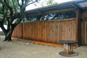 maison bois avec jardin