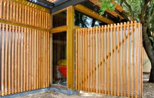 maison bois avec jardin