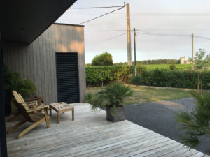 maison bois familial avec jardin