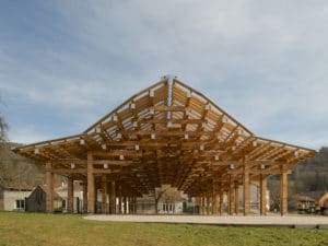 maison bois familial avec jardin