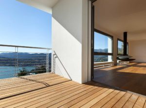 maison bois familial avec terrasse