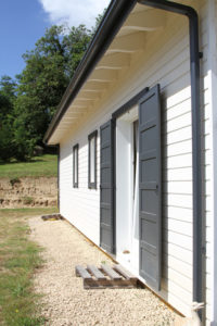 maison bois familial avec jardin