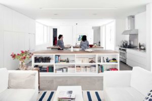 aménagement intérieur d'une maison bois moderne et familial