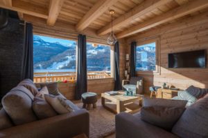 aménagement intérieur d'une maison bois moderne et familial