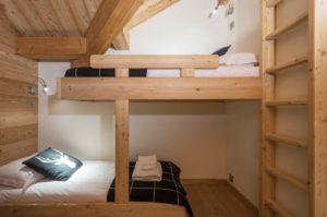 aménagement intérieur d'une maison bois moderne et familial