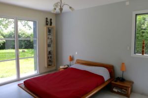 aménagement intérieur d'une maison bois moderne et familial