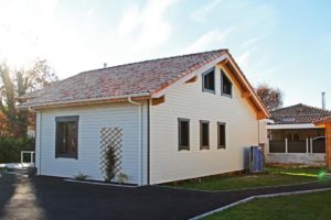 maison bois classique et familial
