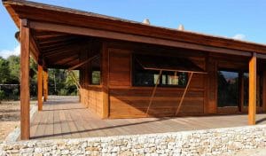 maison bois familial avec terrasse en bois