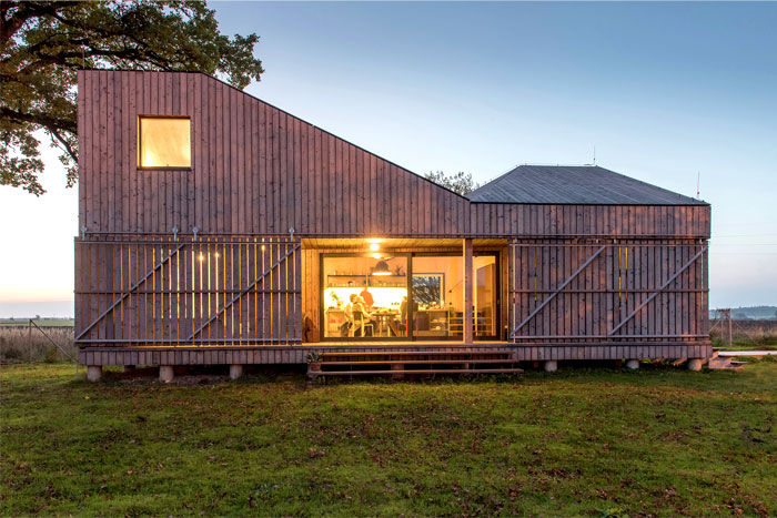 maison bois moderne à la campagne