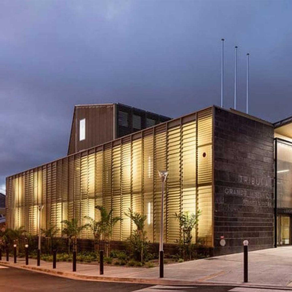 palais en justice en bois
