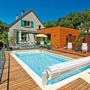 Une maison pourvue d'une extension bois du constructeur Le Drein Courgeon
