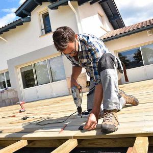 terrasse en bois en construction