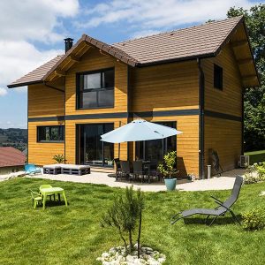 maison bois contemporaine avec jardin