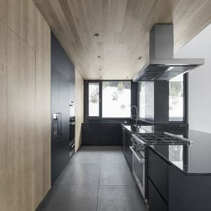 maison bois en Cèdre dans la région des Lacs au Québec