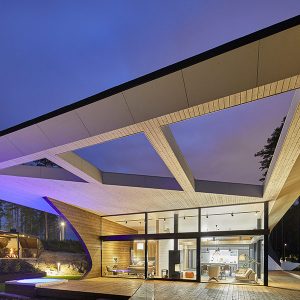 terrasse en bois d'une maison bois en Finlande